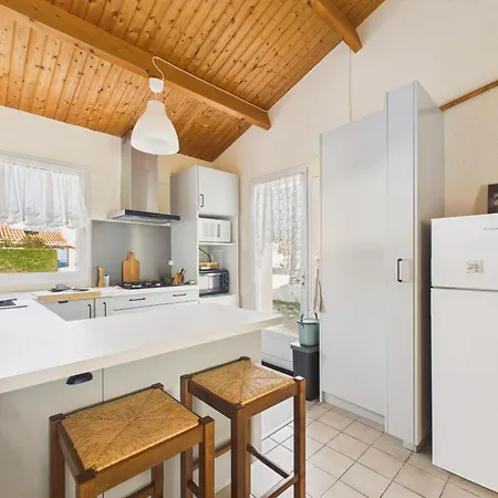 Vakantiehuis Maison Pour 4 Avec Jardin Et Veranda La Chaize-Giraud