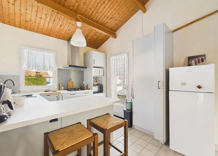 Vakantiehuis Maison Pour 4 Avec Jardin Et Veranda La Chaize-Giraud